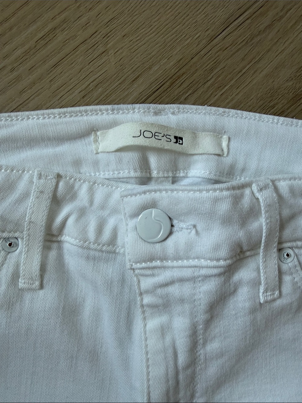 Joe’s White Skinny Cropped Jeans with Frayed Hem - Size 27 - Picture 3 of 6